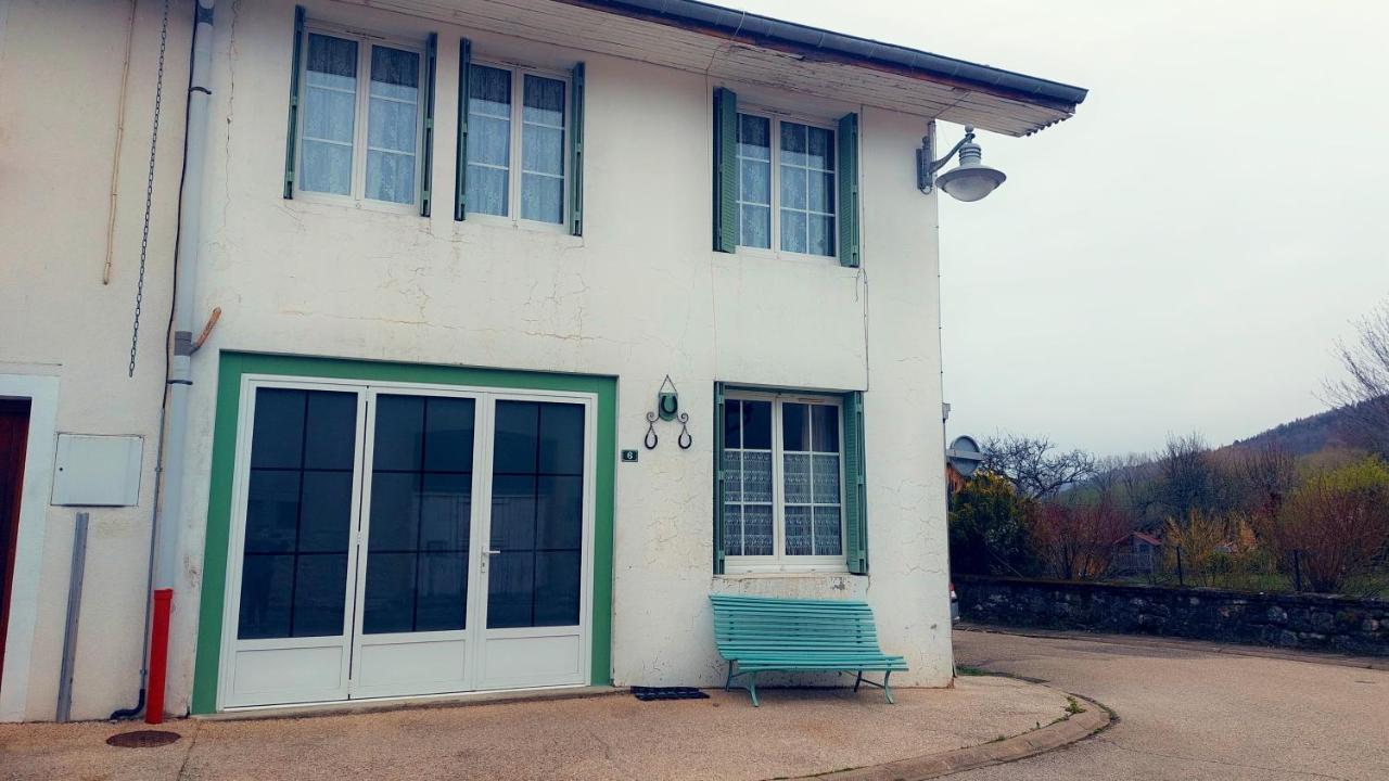 Maison Confortable Avec Vue Sur La Montagne A Charix Buitenkant foto